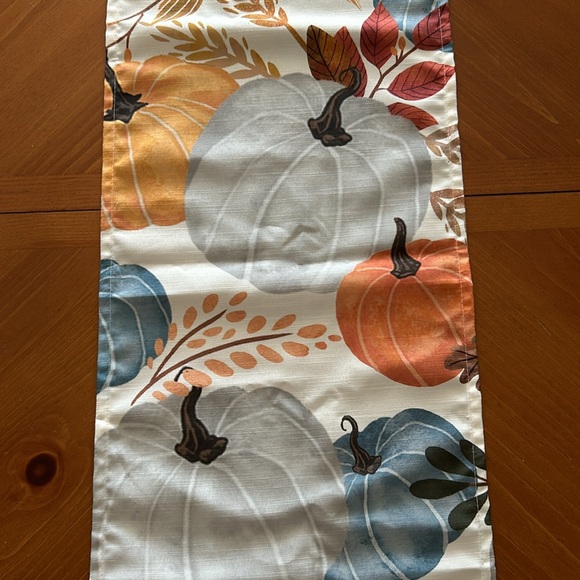 Pumpkin Table Runner - Picture 3 of 3